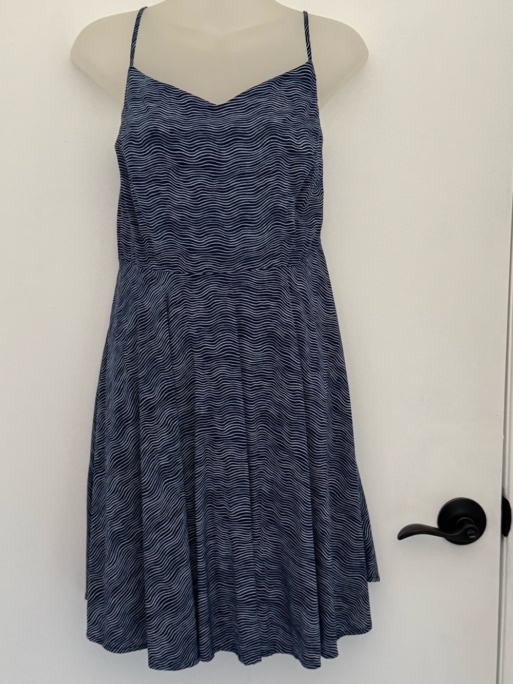 Old Navy Navy and White Wave-Print Spaghetti-Strap Mini Dress